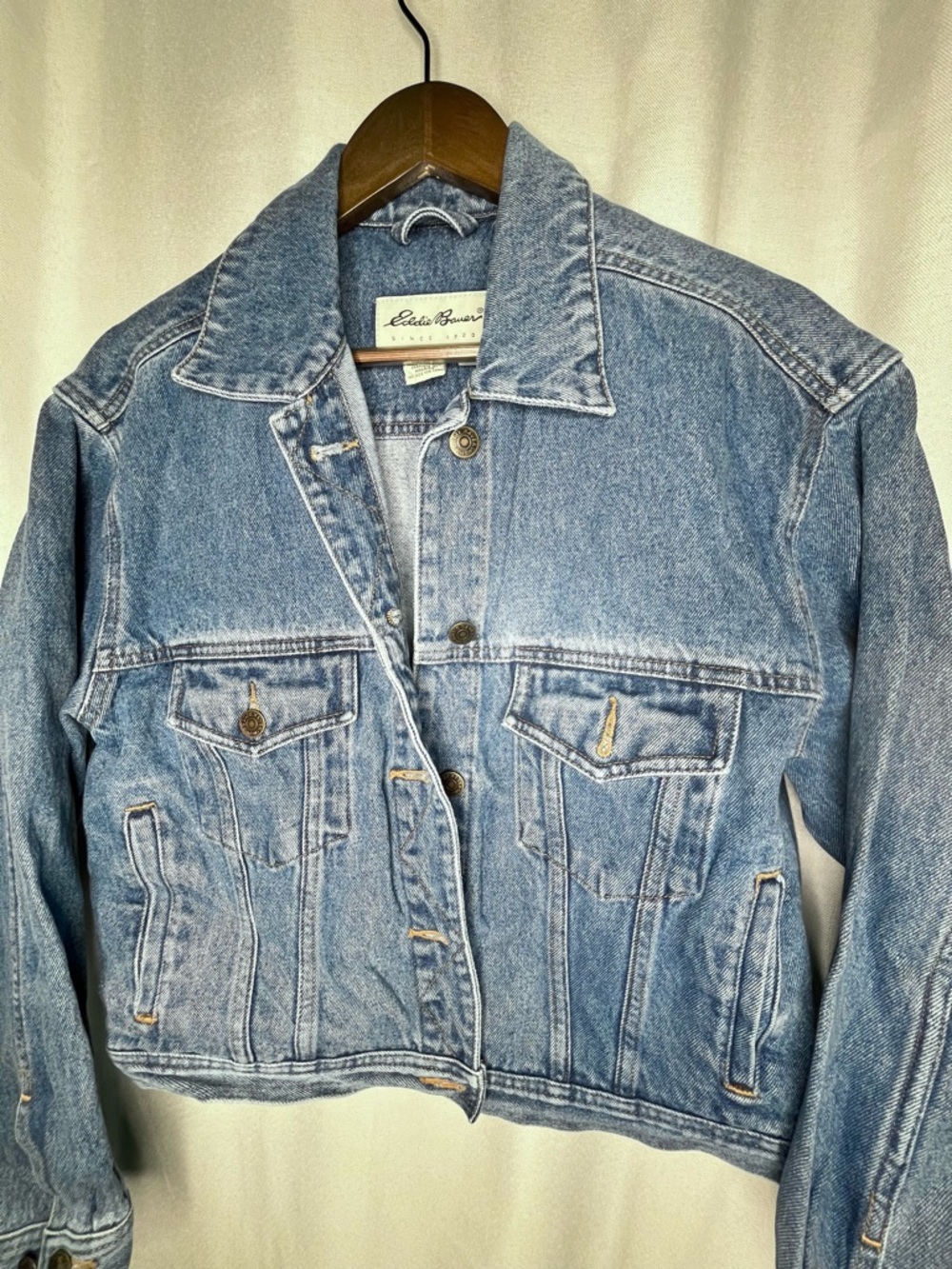Eddie Bauer Cropped Denim Jacket Size L Blue Jean Trucker Y2K Casual
